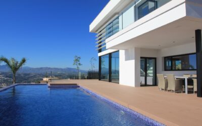 Waarom de zomer een goede tijd is om uw huis in Cumbre del Sol te verkopen?