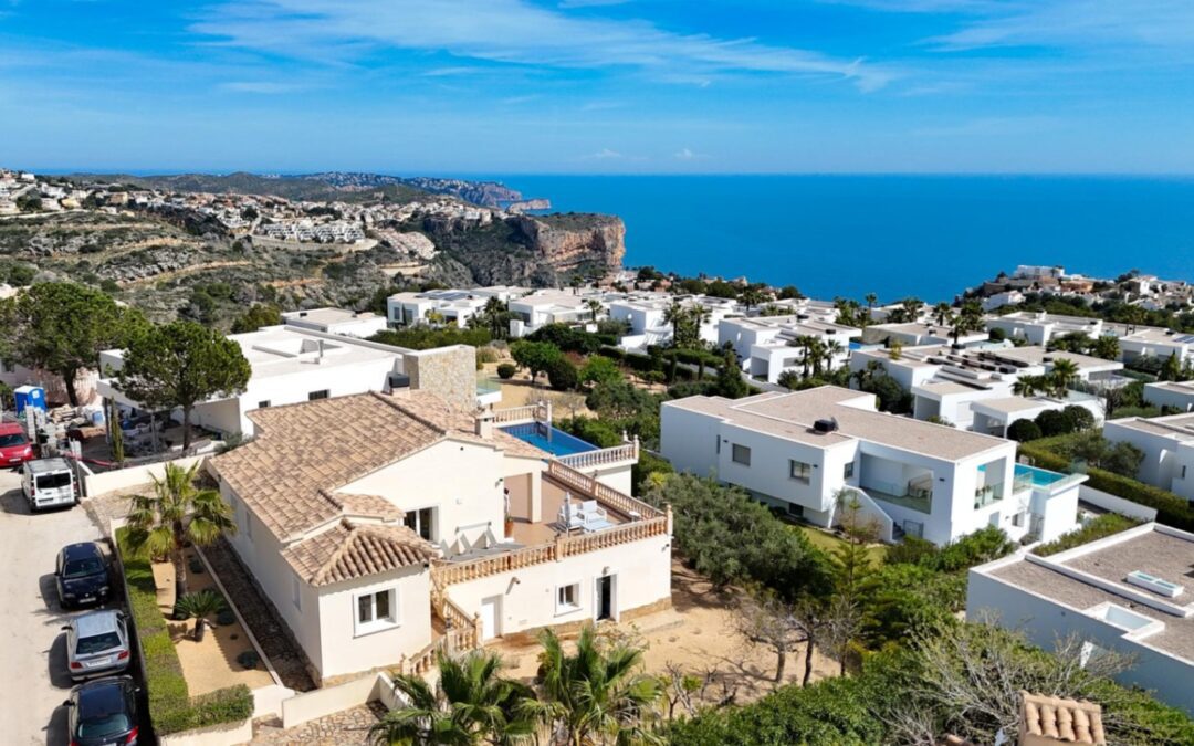 Cumbre del Sol, Villa con vistas al mar