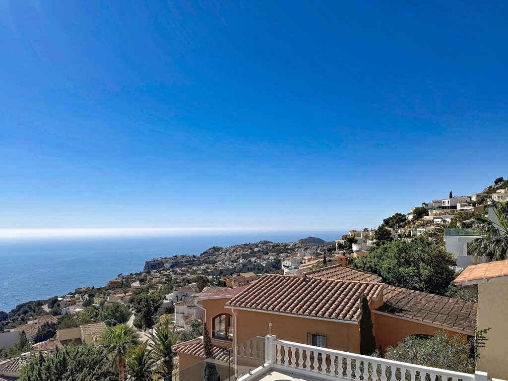 Cumbre del Sol villa renovated with spectacular sea views - 2