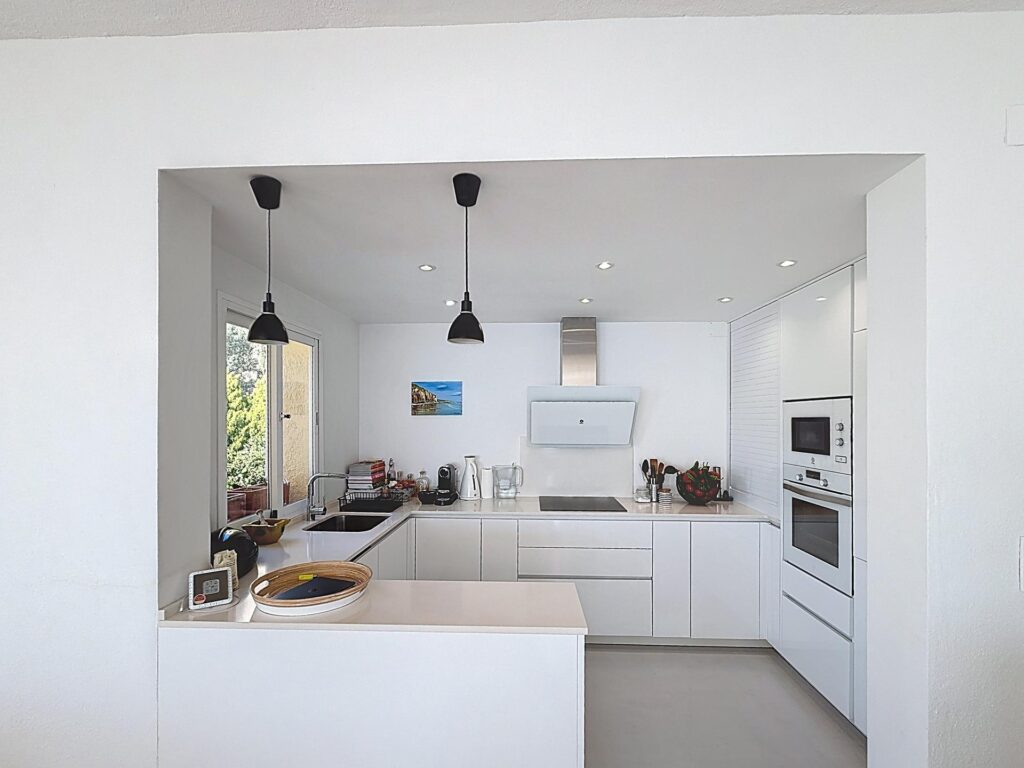 Cumbre del Sol villa renovated with spectacular sea views - 9