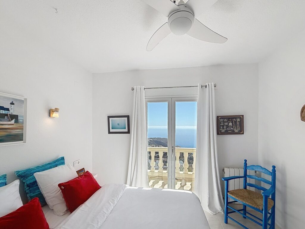 Cumbre del Sol villa renovated with spectacular sea views - 25
