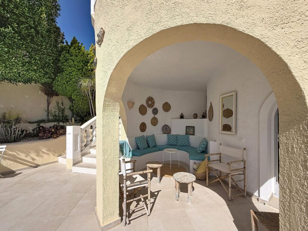 Cumbre del Sol villa renovated with spectacular sea views - 42