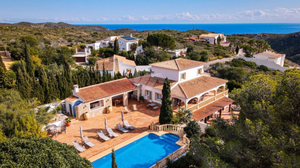 Stunning villa in Cumbre del Sol with private pool and sea views 1