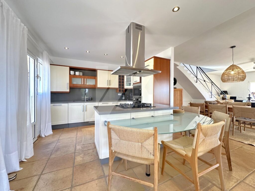 Stunning villa in Cumbre del Sol with private pool and sea views 14