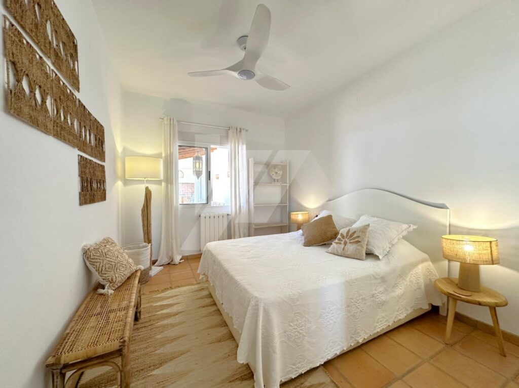 Stunning villa in Cumbre del Sol with private pool and sea views 19