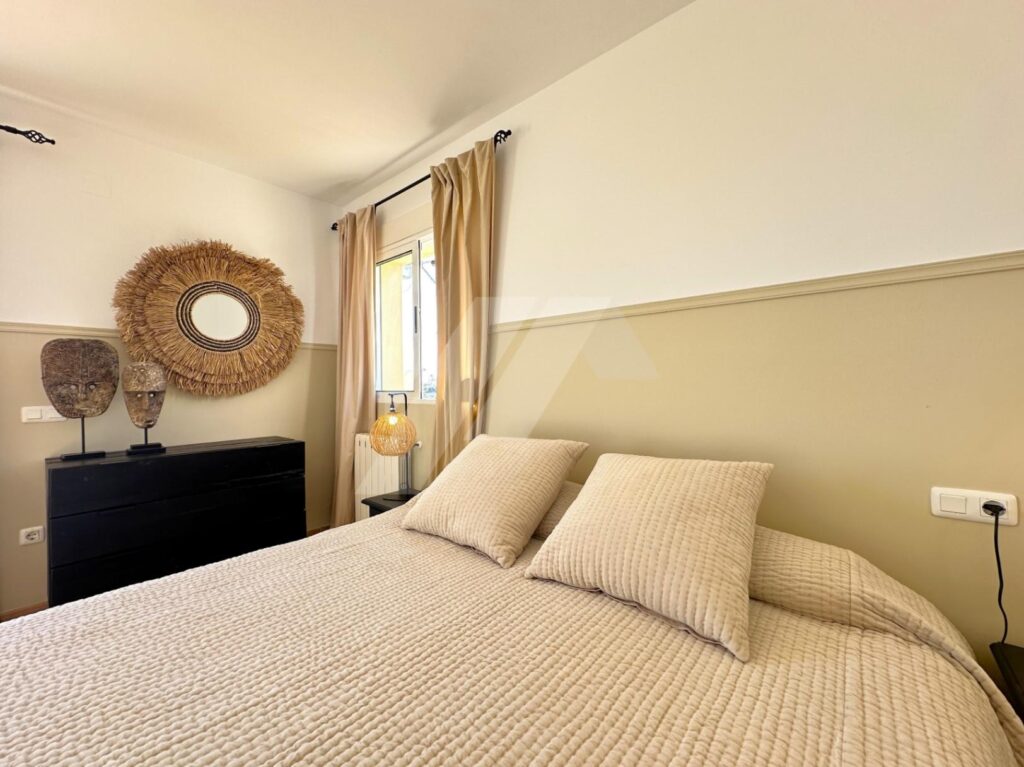 Stunning villa in Cumbre del Sol with private pool and sea views 23