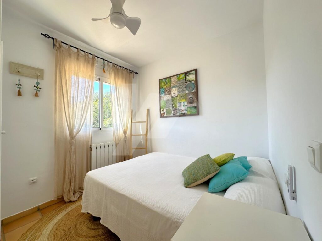 Stunning villa in Cumbre del Sol with private pool and sea views 28