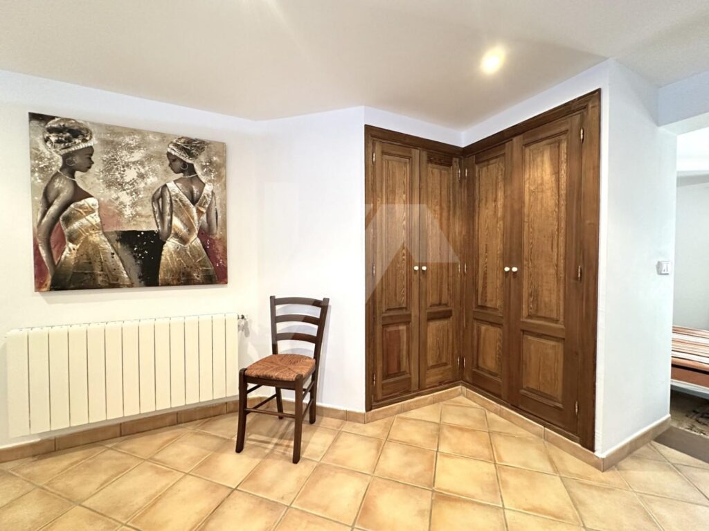 Stunning villa in Cumbre del Sol with private pool and sea views 42