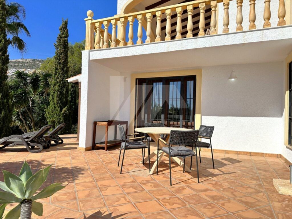 Stunning villa in Cumbre del Sol with private pool and sea views 50