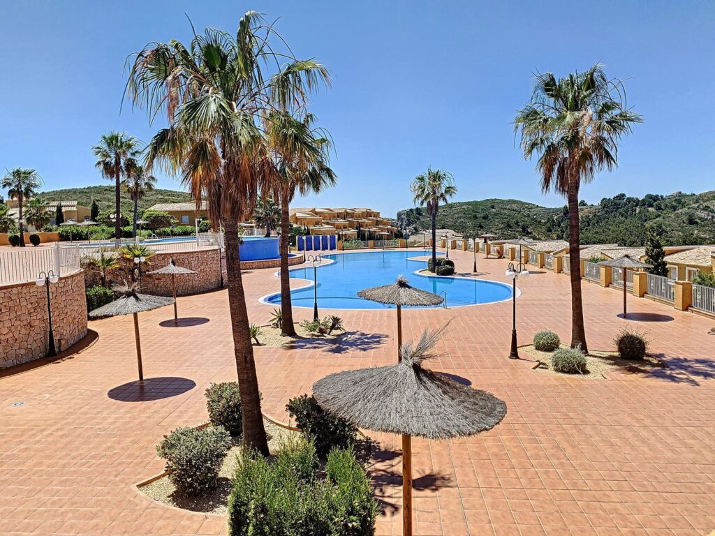 Cumbre del Sol apartment with mountain views in Pueblo Montecala - 1