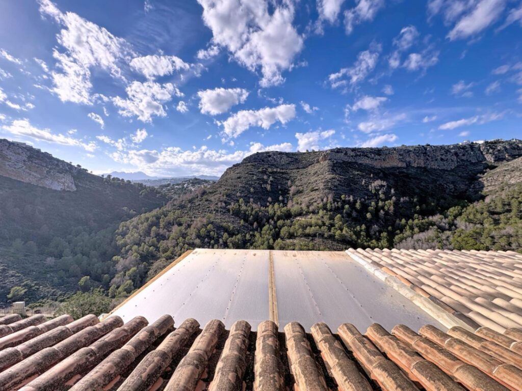 Cumbre del Sol apartment with mountain views in Pueblo Montecala - 2