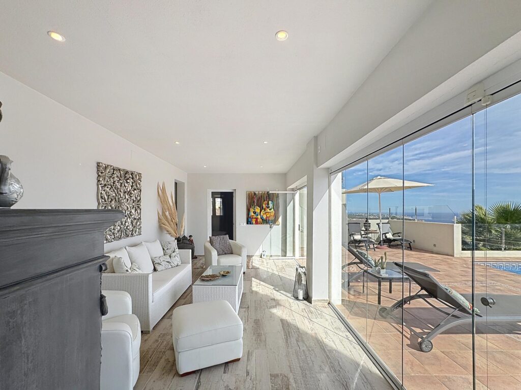 Spectacular villa in Cumbre del Sol with panoramic views and private pool. 62