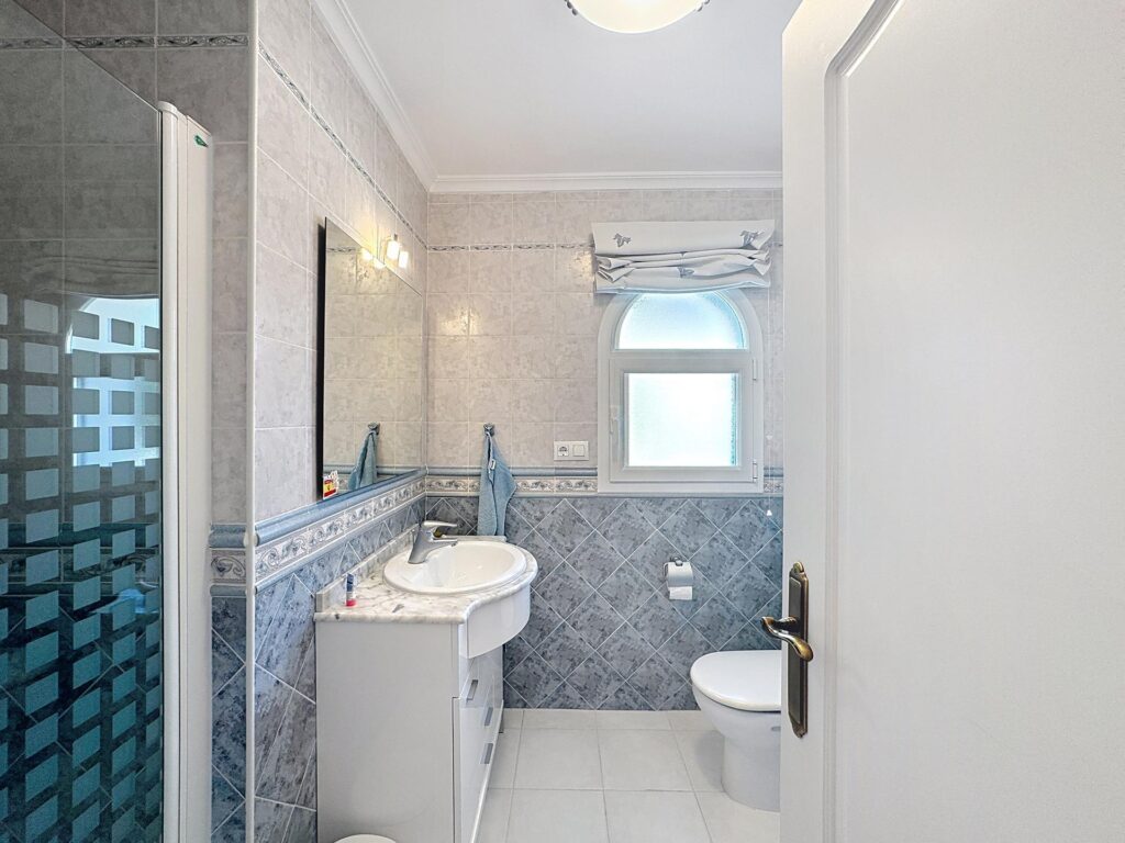 Cumbre del Sol villa with sea views and private pool 17