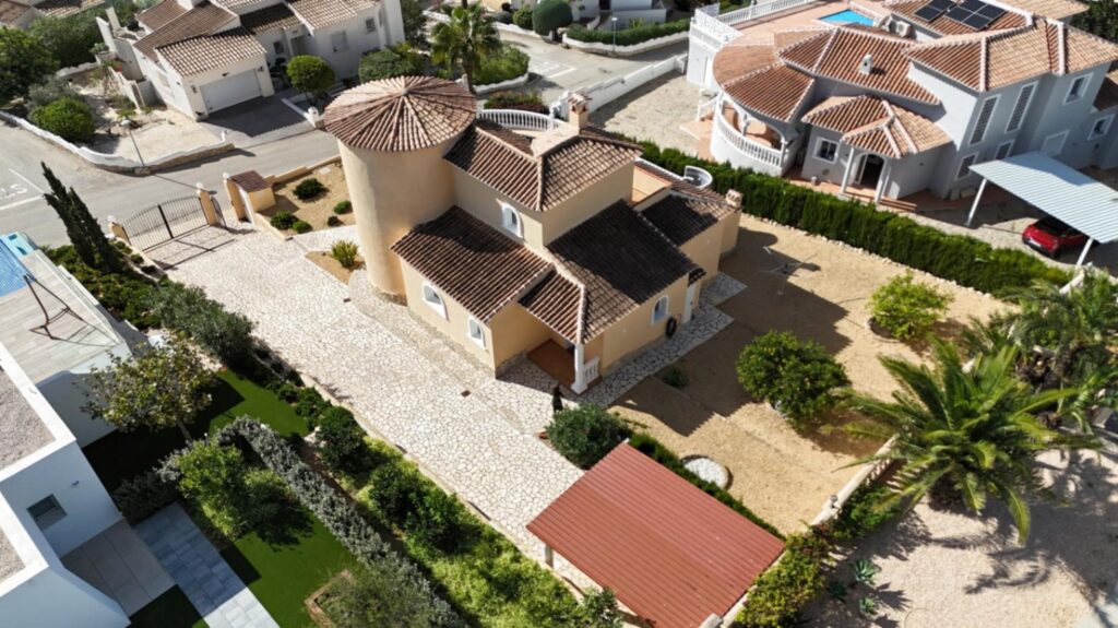 Cumbre del Sol villa with sea views and private pool 56