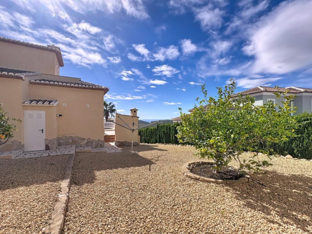Cumbre del Sol villa with sea views and private pool 63
