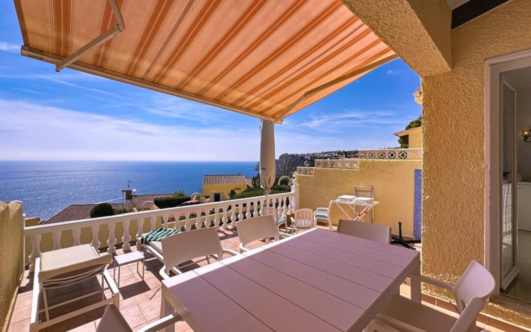 Cumbre del Sol apartamento con vistas al mar en Pueblo de la Luz