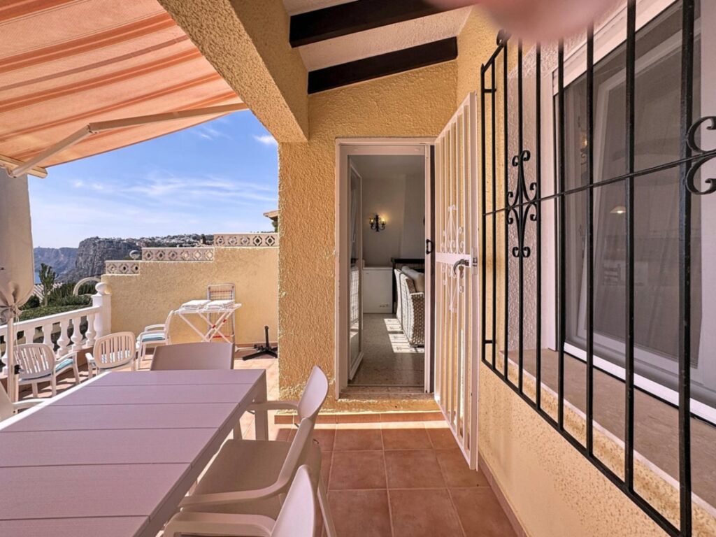 Cumbre del Sol apartment with sea views in Pueblo de la Luz 39