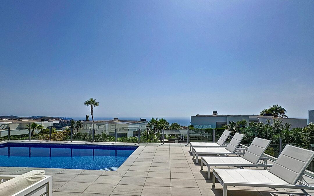 Cumbre del Sol villa moderna con vistas al mar