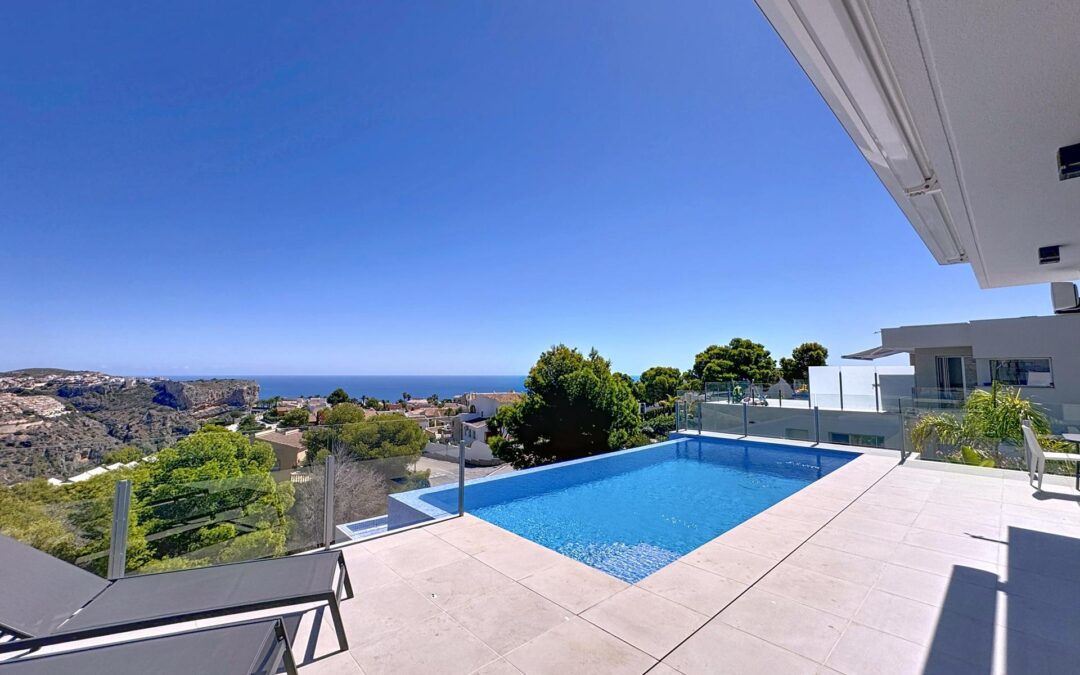 Cumbre del Sol villa moderna con vistas al mar y piscina privada