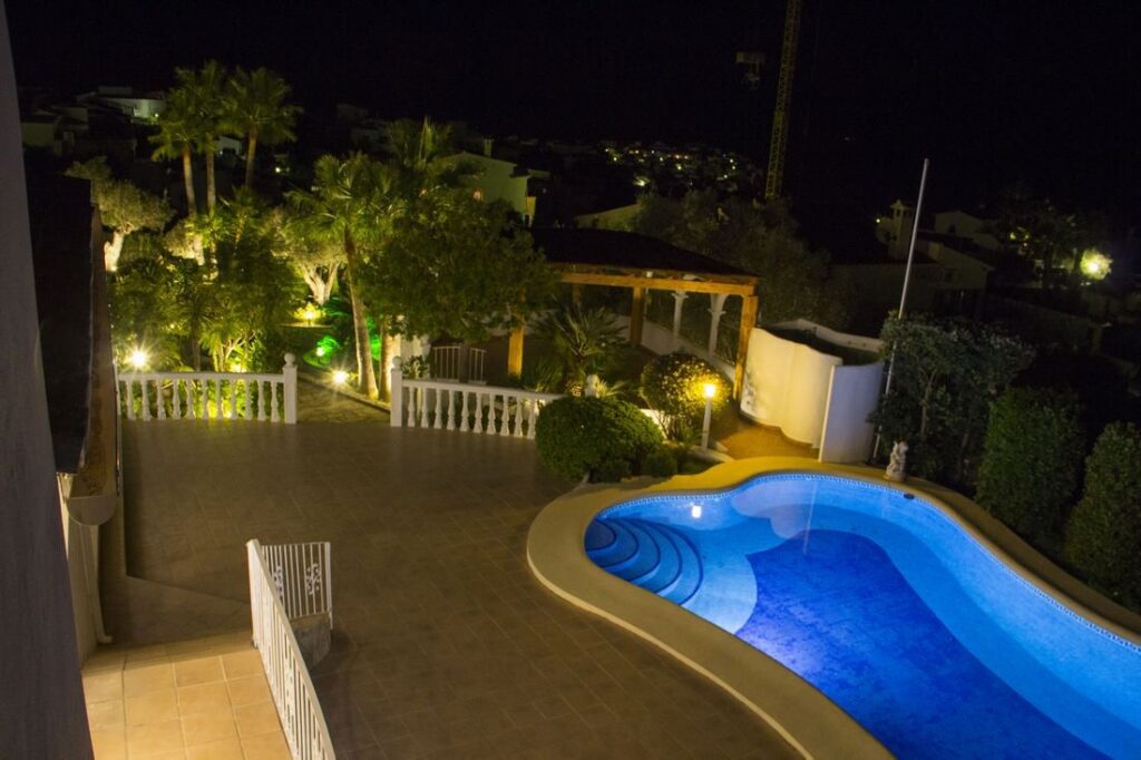 Cumbre del Sol villa renovada con vistas al mar - 60