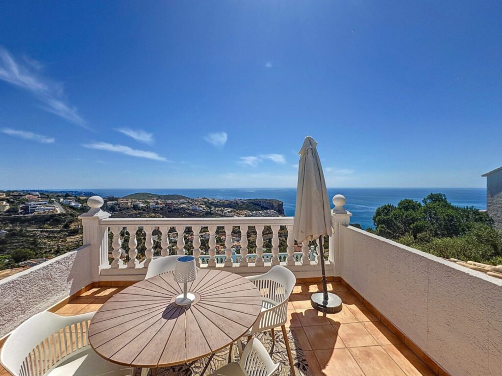 Cumbre del Sol villa with sea views and private pool 2