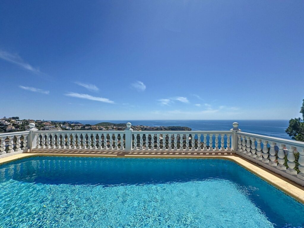 Cumbre del Sol villa with sea views and private pool 3