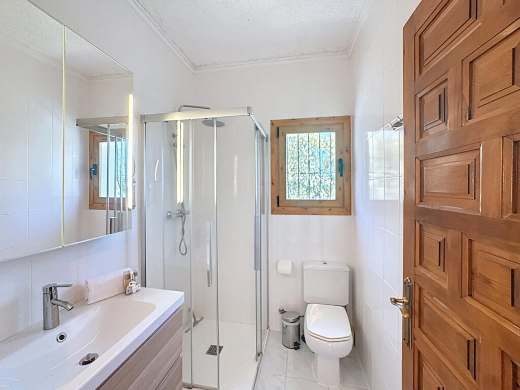 Cumbre del Sol villa with sea views and private pool 21