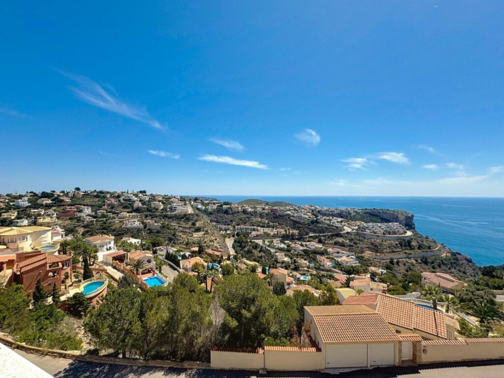 Cumbre del Sol villa with sea views and private pool 50