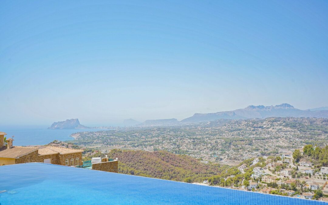 Cumbre del Sol villa moderna con vistas al mar