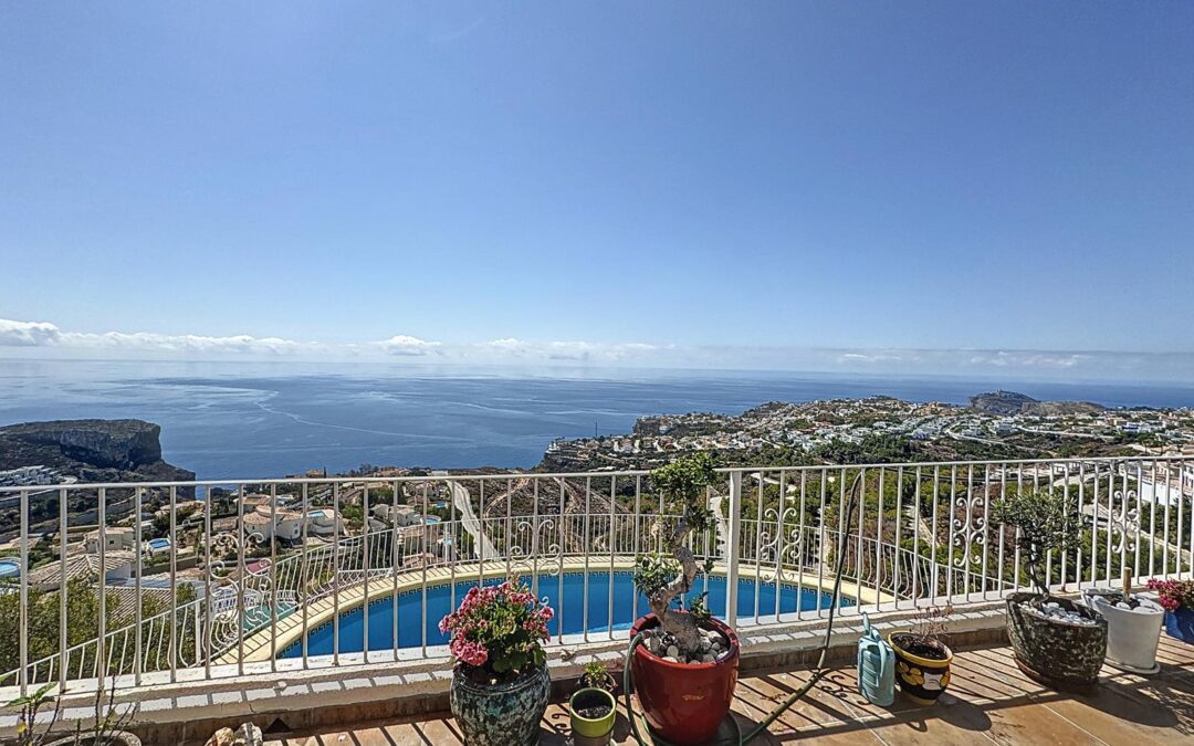 Cumbre del Sol villa con espectaculares vistas al mar
