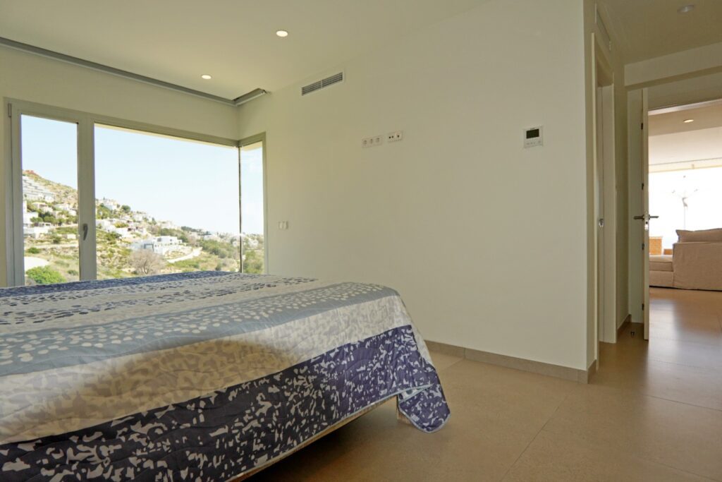 Cumbre del Sol modern villa with sea views 31
