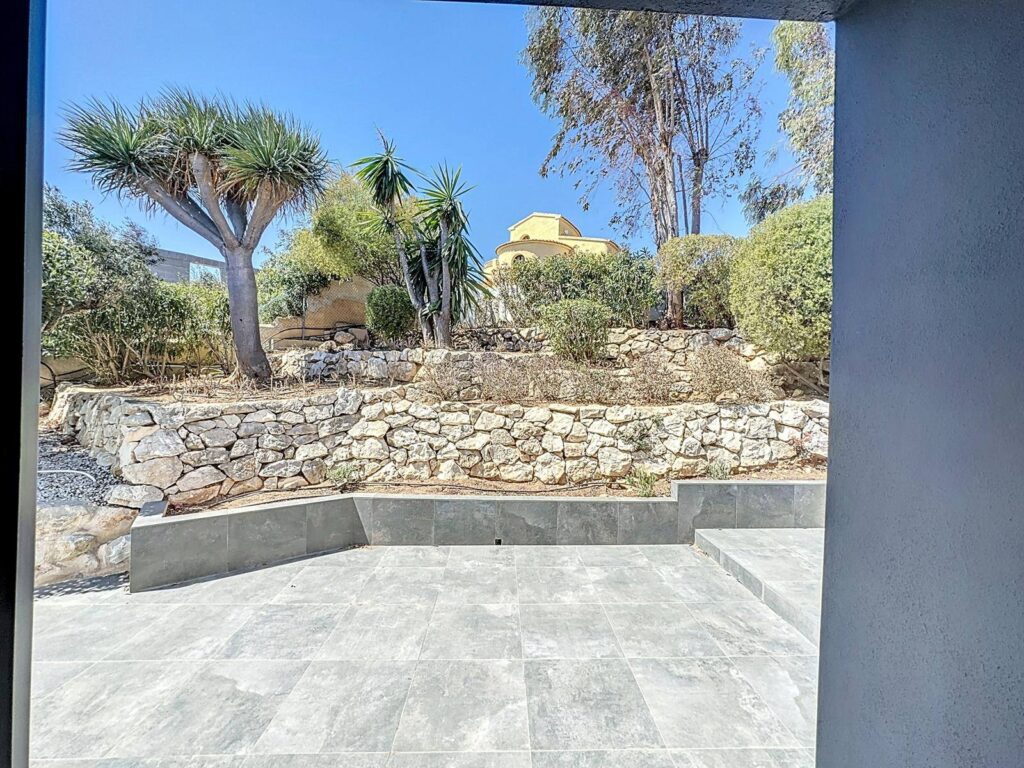 Cumbre del Sol Refurbished villa with sea views 38