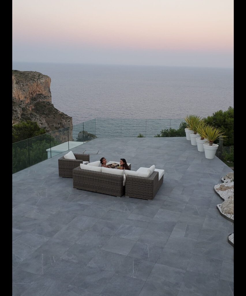Cumbre del Sol Refurbished villa with sea views 56