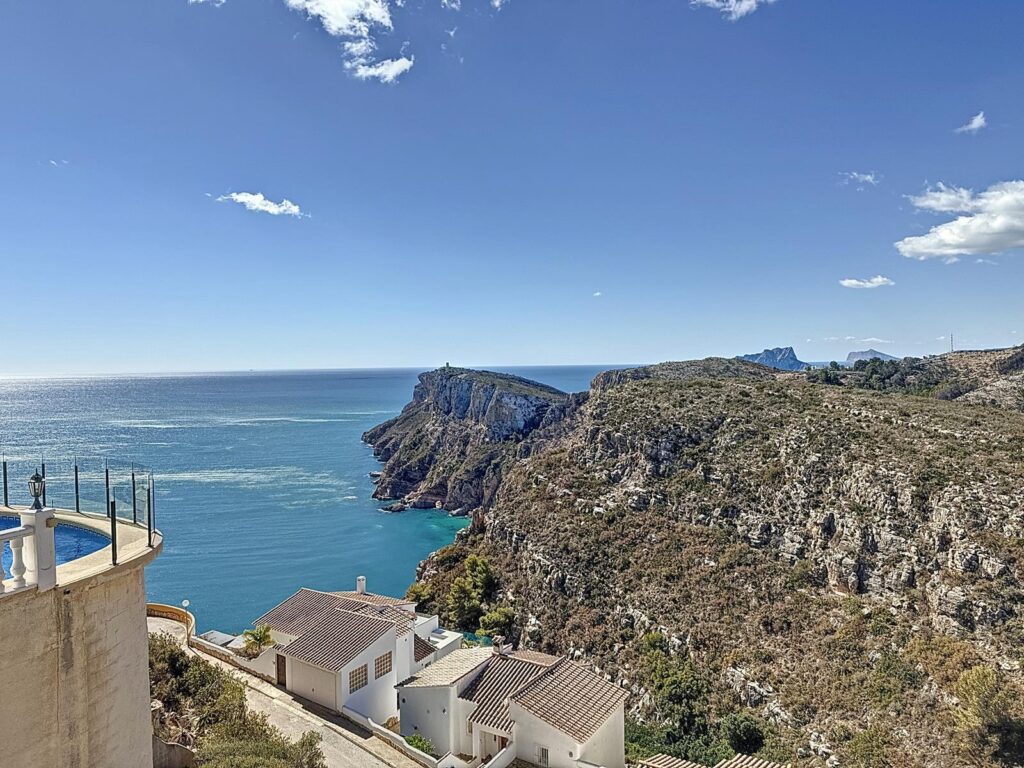 Cumbre del Sol villa with spectacular views 19