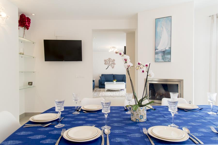 Renovated villa with private pool and garage 16