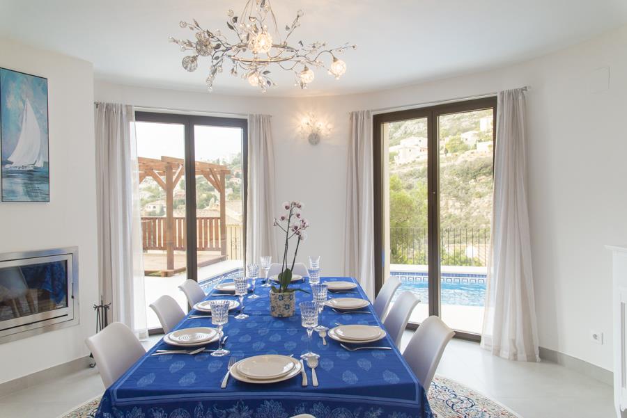 Renovated villa with private pool and garage 17