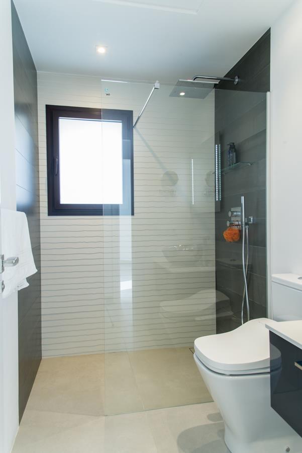Renovated villa with private pool and garage 29