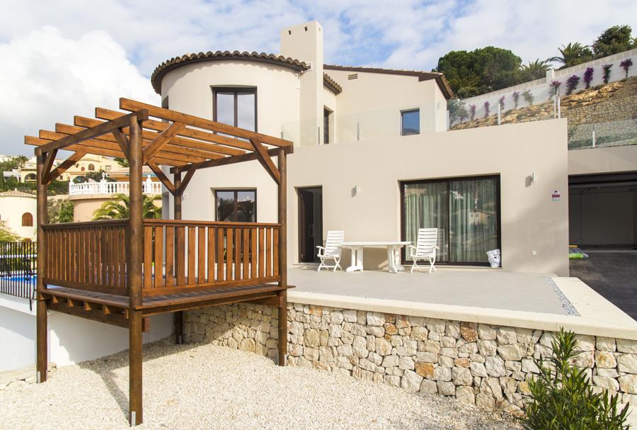 Renovated villa with private pool and garage 31