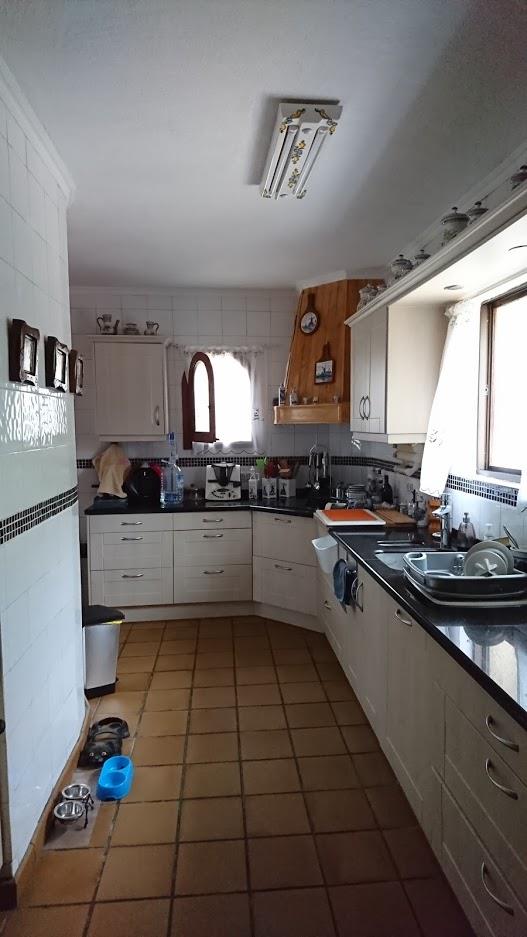 Villa with sea views and private pool 4