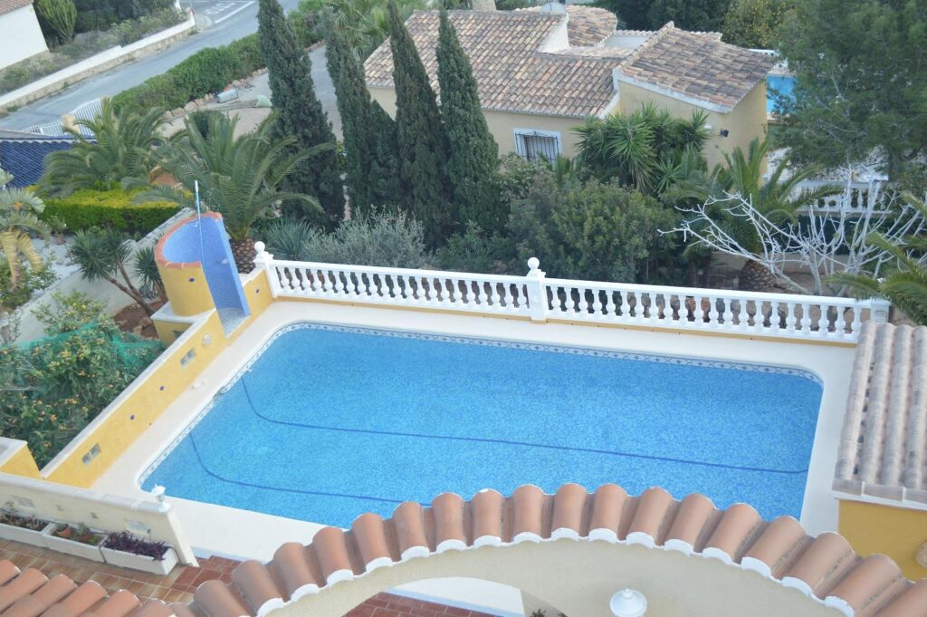 Villa with sea views and private pool 50