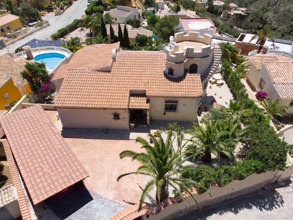 Villa with sea views and private pool 61