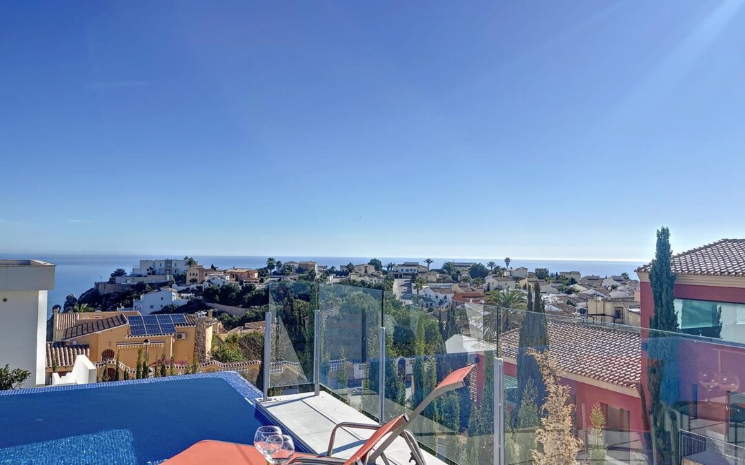 Villa moderna con vistas al mar y piscina privada