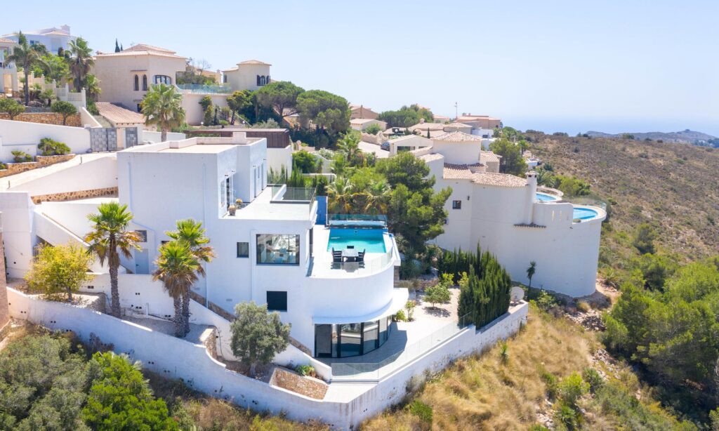 Modern villa with panoramic views 77