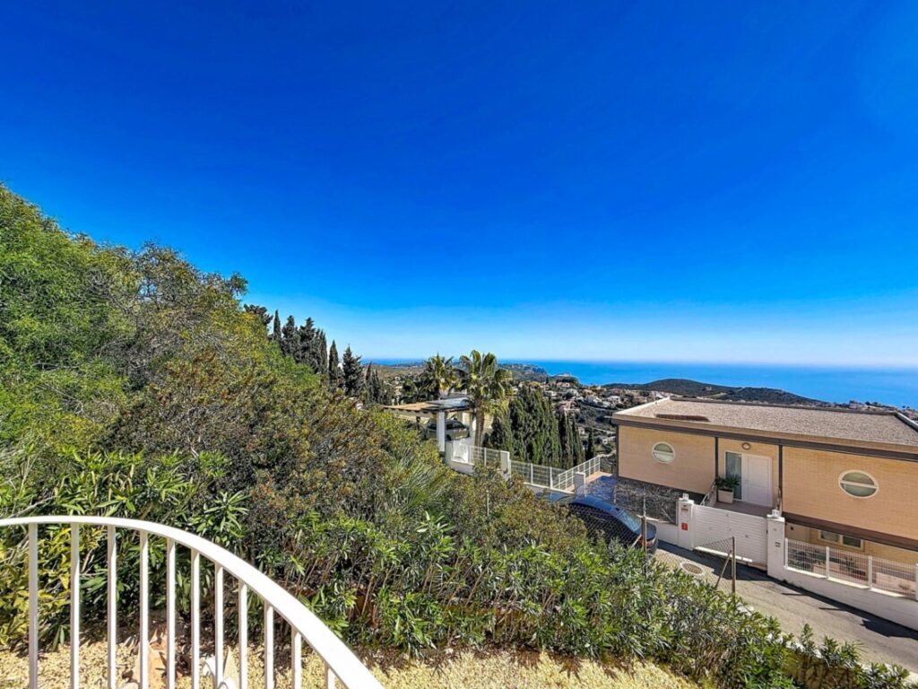 Cumbre del Sol villa gerenoveerd met spectaculair uitzicht op zee 48
