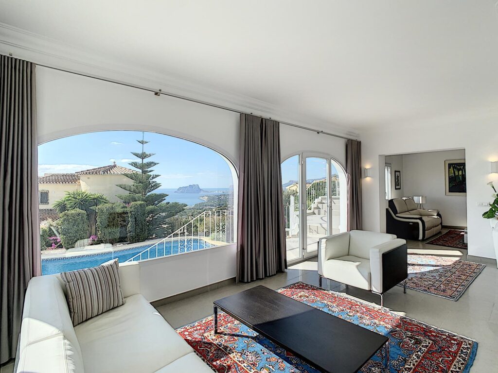 Cumbre del Sol villa renovated with sea views 9