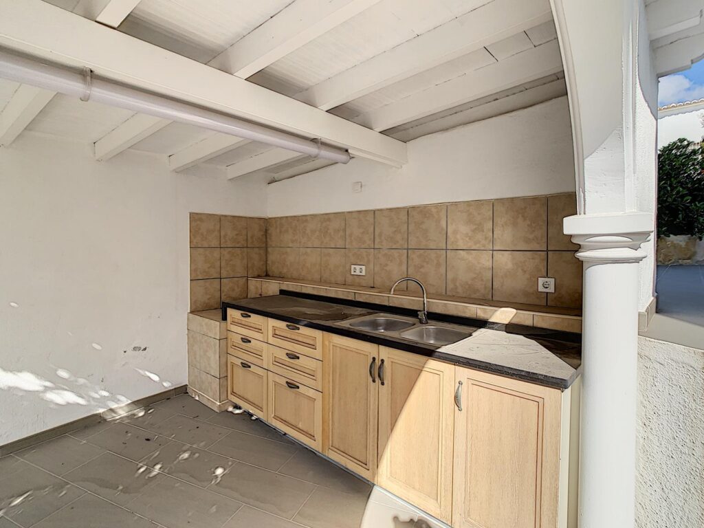 Cumbre del Sol villa renovated with sea views 54