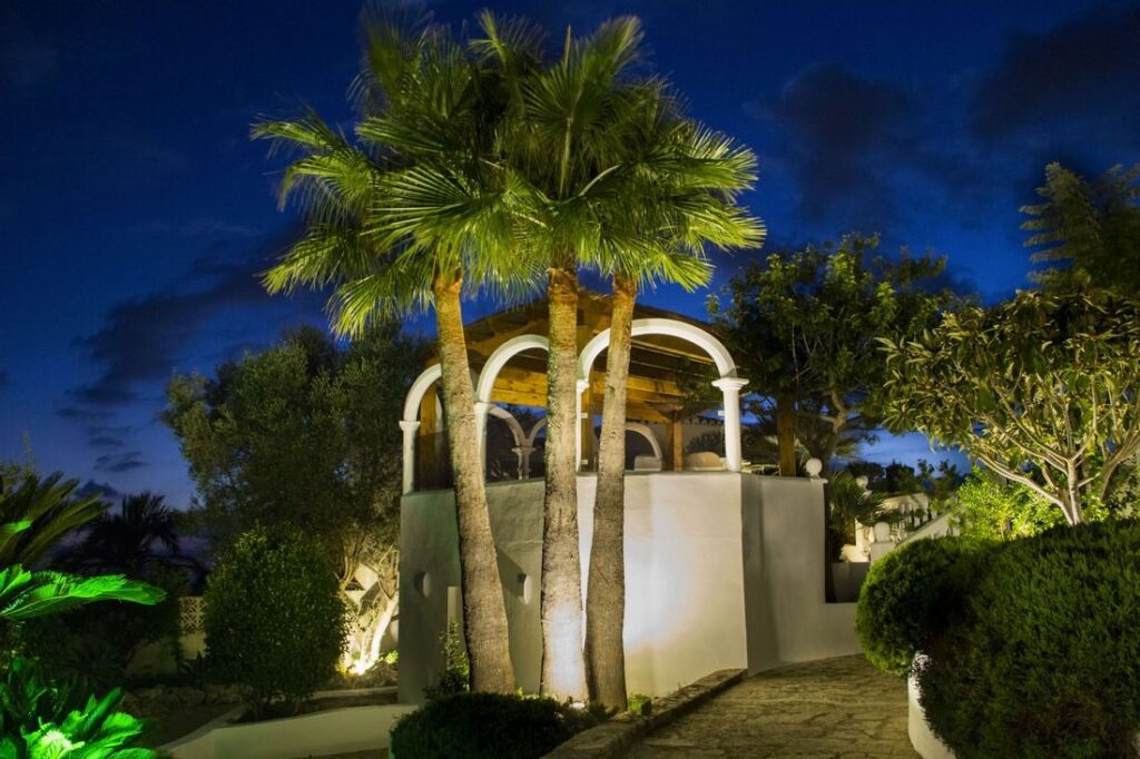 Cumbre del Sol villa renovated with sea views 57