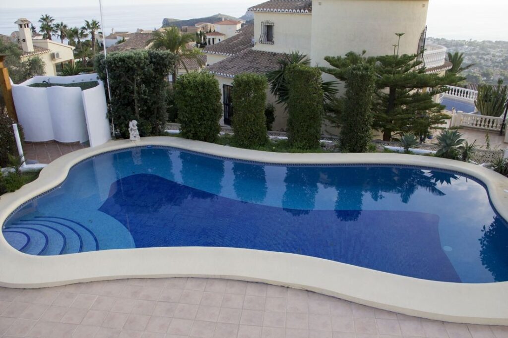 Cumbre del Sol villa renovated with sea views 59
