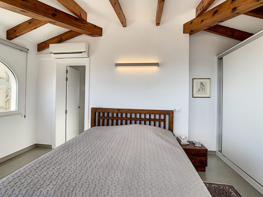 Cumbre del Sol villa renovated with sea views 90