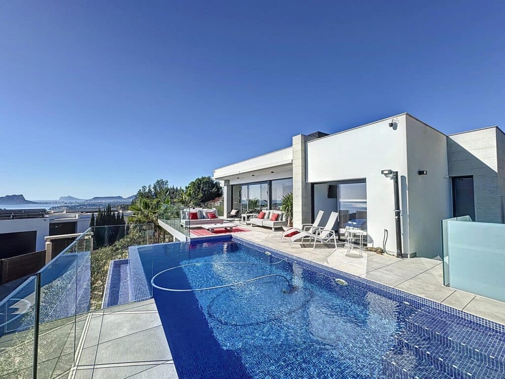 Cumbre del Sol Modern villa with sea views 9